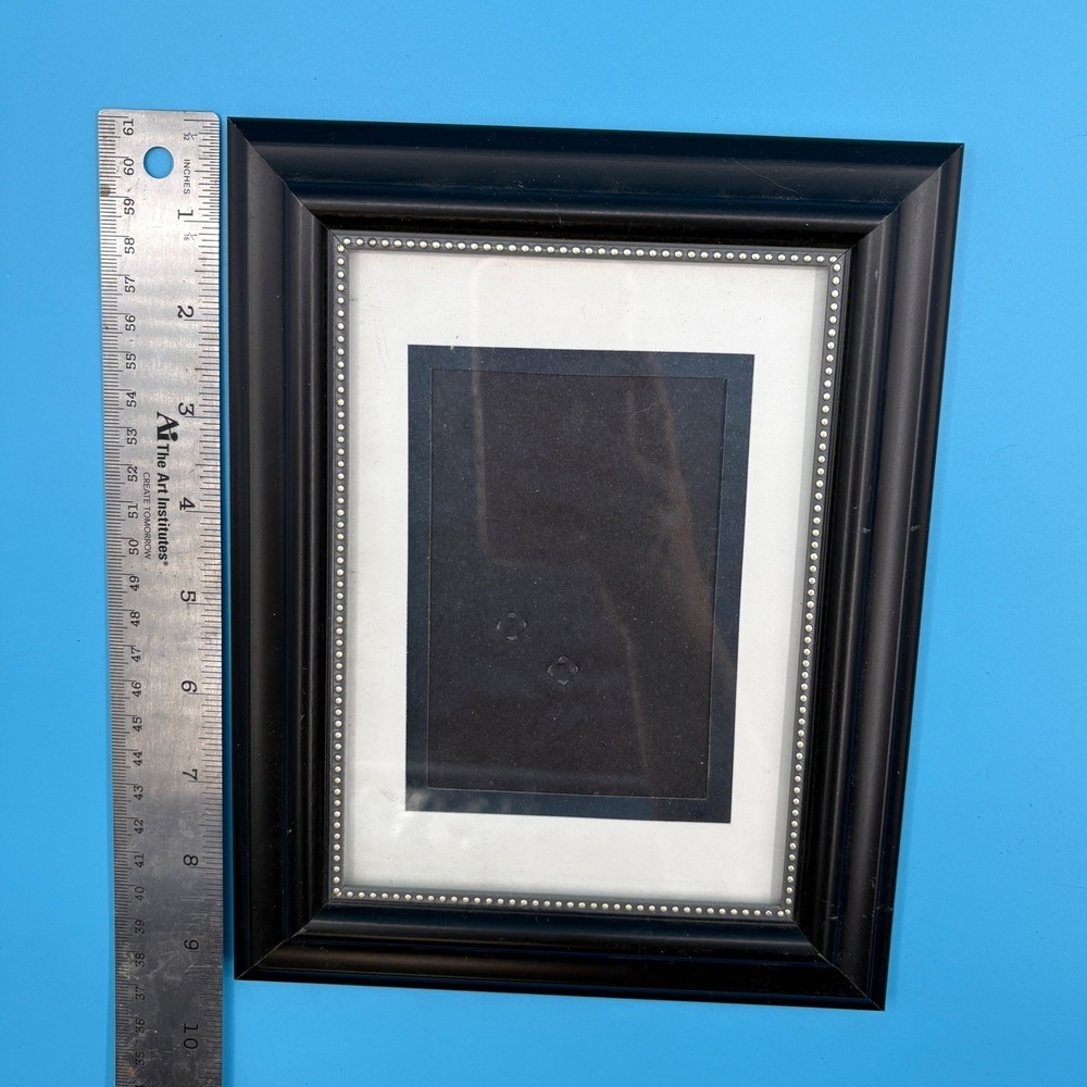 Elegant Black 4x6 Photo Frame with Silver Beaded Border & Double Mat - Picture 6 of 7